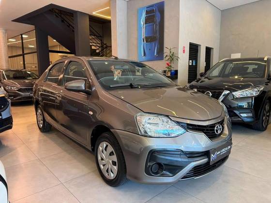 TOYOTA ETIOS 1.5 XS 16V FLEX 4P AUTOMÁTICO TOYOTA ETIOS 1.5 XS 16V FLEX 4P AUTOMÁTICO